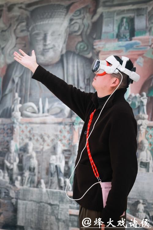 【场面】MR沉浸新体验：让铁佛寺与大足石刻“搬进”上海书城